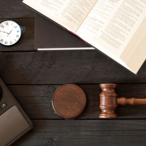 Hỗ trợ pháp lý trong đầu tư